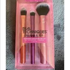REAL TECHNIQUES FOUNDATION,SHADOW, BLUSH