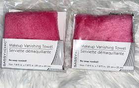 SASSY + CHIC MAKEUP VANISHING TOWEL
