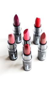 FAV LIP STICK NO 13 STATEMENT RED