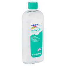 EQUATE BABY OIL ALOE VERA AND VITAMIN E VERT591ML